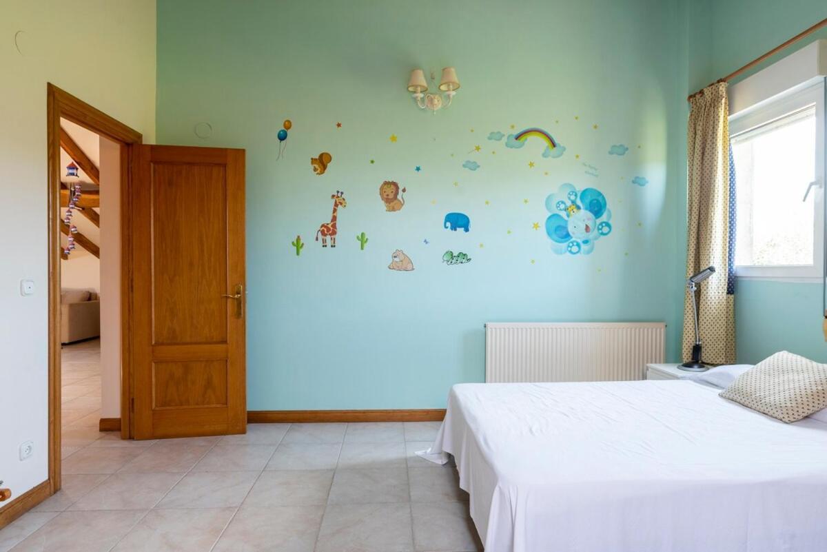 Villa Casa Con Jardin En Gama Bárcena de Cicero Exterior foto