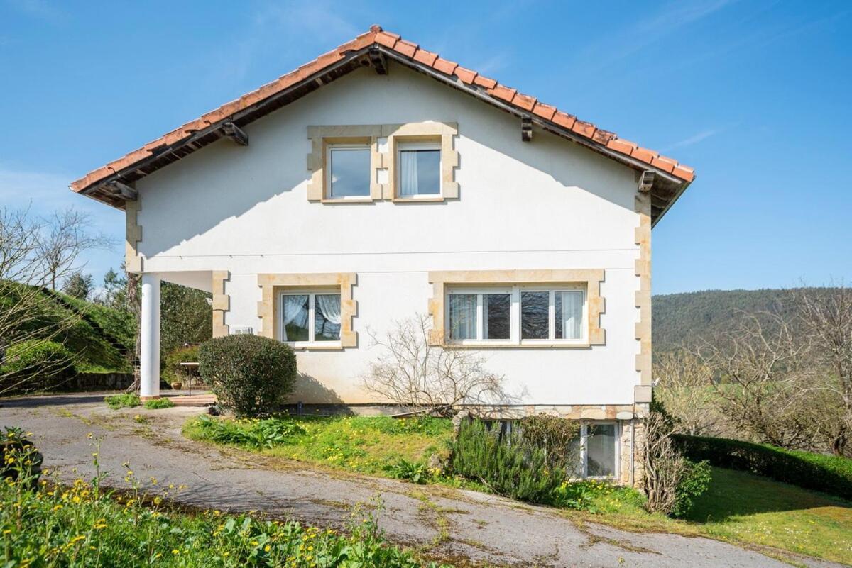 Villa Casa Con Jardin En Gama Bárcena de Cicero Exterior foto