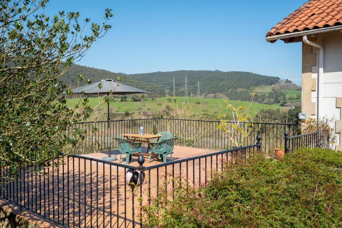 Villa Casa Con Jardin En Gama Bárcena de Cicero Exterior foto